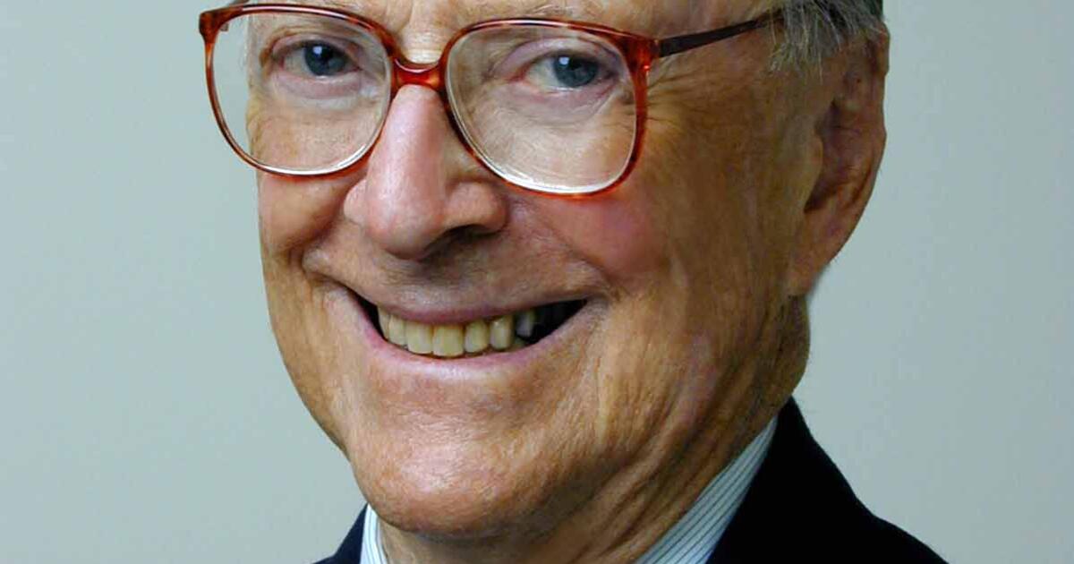 Herbert Abrams, pioneering radiologist and antinuclear activist at