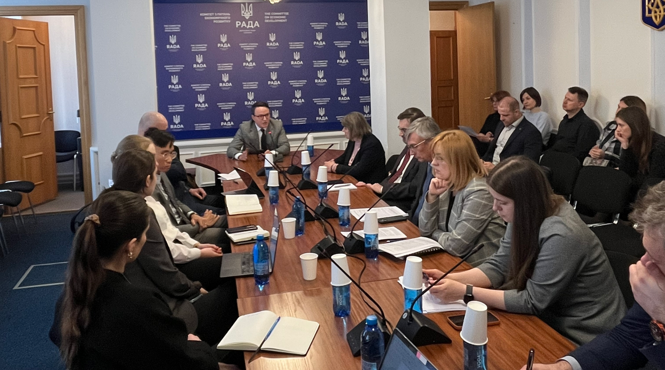 MIP students Gabriela Sommer, Haolie Jiang, Ren Jie Teoh, and Sophia Yushchenko meet with parliamentarians in Kyiv, Ukraine.