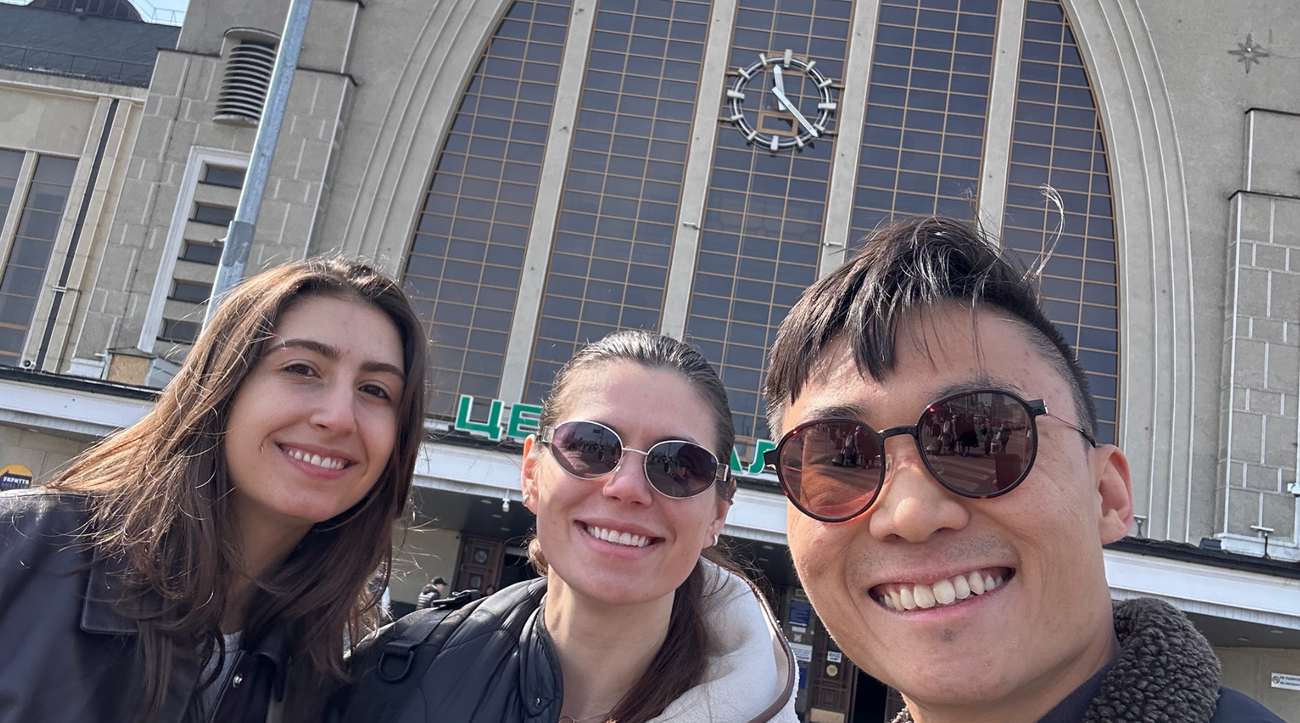 MIP students Gabriela Sommer, Haolie Jiang, and Sophia Yushchenko outside the Kyiv–Pasazhyrskyi is a railway station in Kyiv, Ukraine.