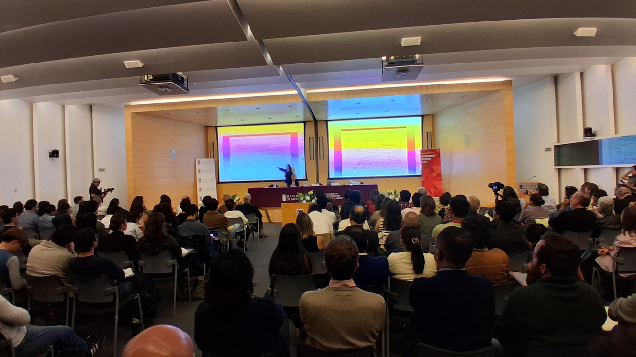 Prof. Magaloni presents her research during the panel at El Colegio de Mexico.