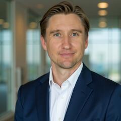 Gordon LaForge Headshot