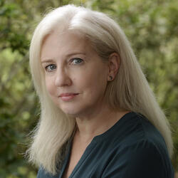 Karen Guttieri Headshot