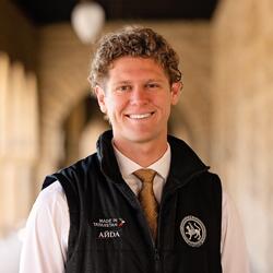 Nuri Capanoglu Headshot