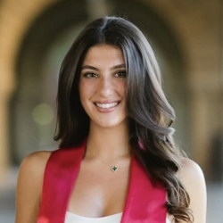 Mandy Alevra Headshot