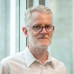 Joshua Rosenzweig headshot