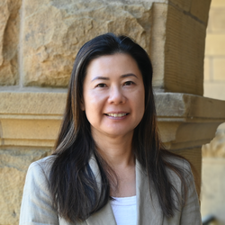 Heidi Vuong Headshot