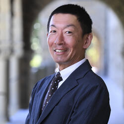 Headshot of Takashi Ofuji