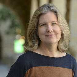 Andrea Gray Headshot
