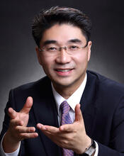 Li Chenjian headshot.