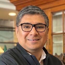 2025 Rosenkranz Prize Winner Jorge Luis Salinas