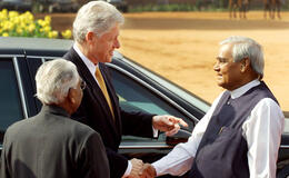 U.S. President Bill Clinton shaking hands with Indian Prime Minister Atal Behari Vajpayee