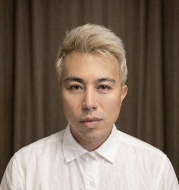 headshot photo of Pavin Chachavalpongpun