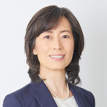 Square photo portrait of Mika Nabeshima