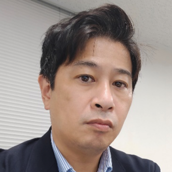 Headshot photo of Eiji Ohira