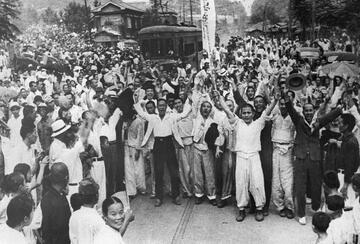 Korean activists released from prison on August 16, 1945.
