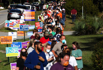 People waiting to vote in South Carolina 