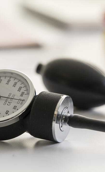 A photo of a blood pressure gauge 