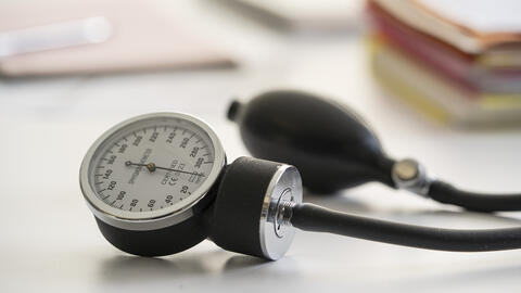 A photo of a blood pressure gauge 