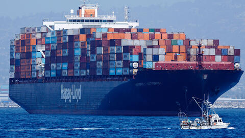 Feature figure of shipping container