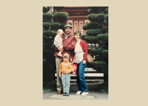 a family photo at the Japanese Tea Garden in Golden Gate Park
