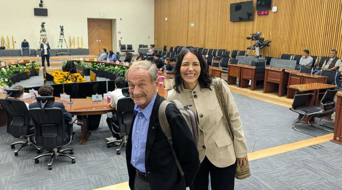 Prof. Adam Prezworski and Prof. Beatriz Magaloni at the Instituto Nacional Electoral.