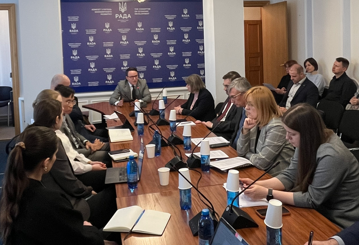 MIP students Gabriela Sommer, Haolie Jiang, Ren Jie Teoh, and Sophia Yushchenko meet with parliamentarians in Kyiv, Ukraine.