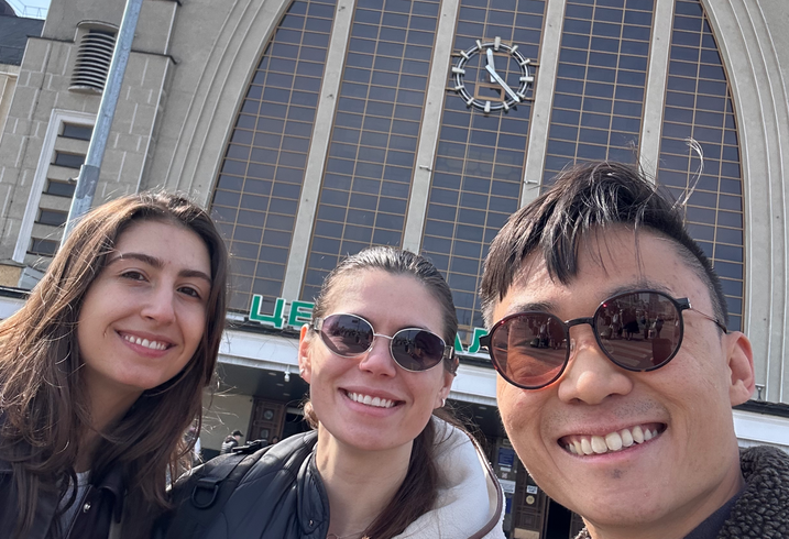 MIP students Gabriela Sommer, Haolie Jiang, and Sophia Yushchenko outside the Kyiv–Pasazhyrskyi is a railway station in Kyiv, Ukraine.