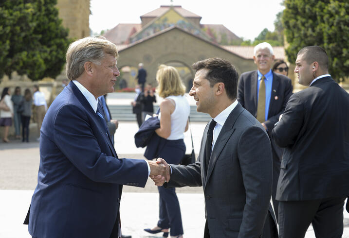 FSI Director Michael McFaul bids President President Volodymyr Zelenskyy of Ukraine farewell.