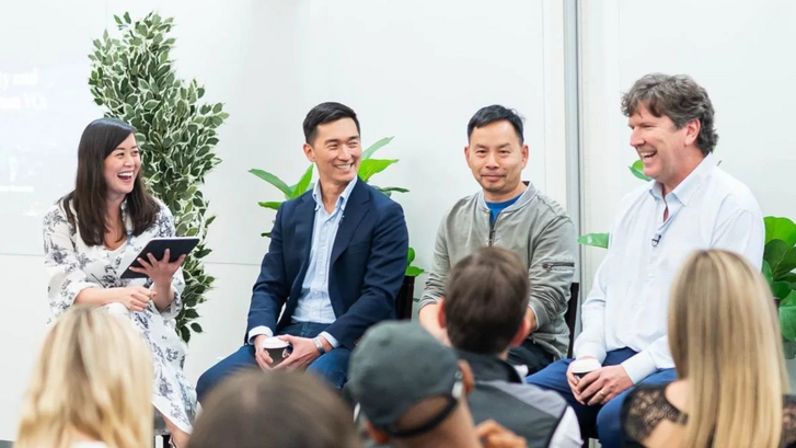 Ernestine Fu Mak (far left) and Steve Bowsher (far right) speaking with panelists during a session of the "Silicon Valley & The U.S. Government" speaker series.