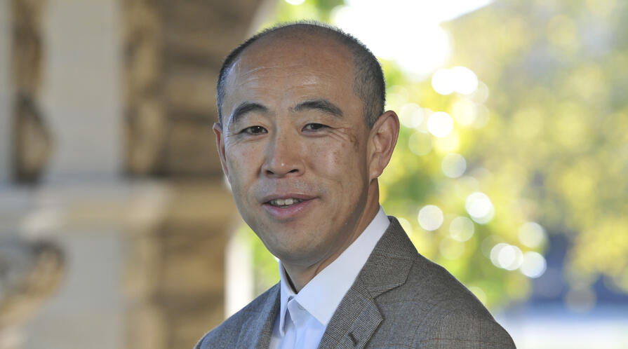 Headshot of Takeo Hoshi