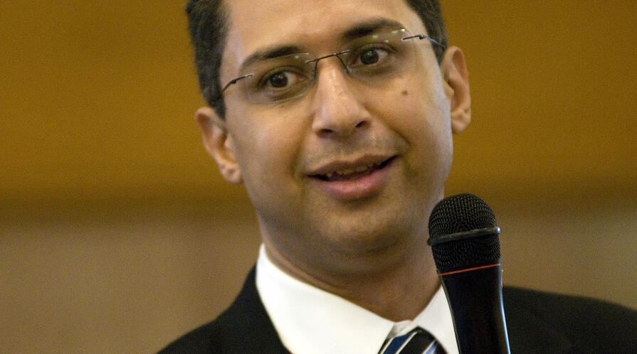 6081172184 b491c4727c o logo