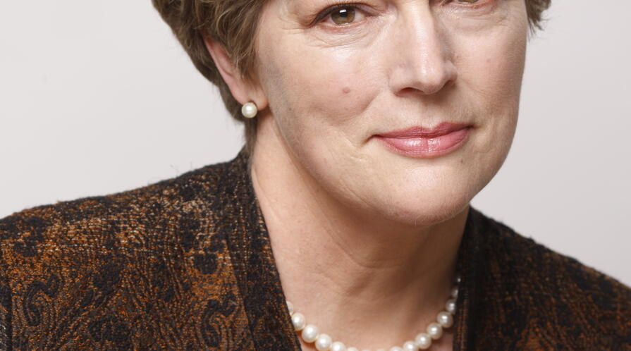 High resolution head shot 6x4 trim