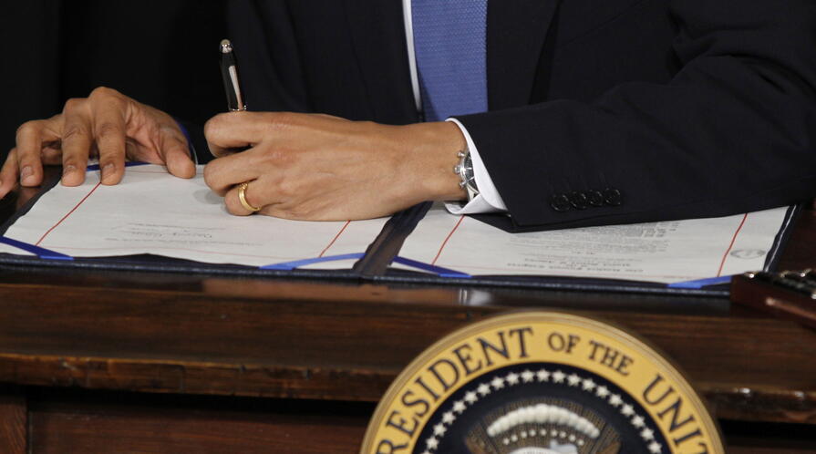 obama signs