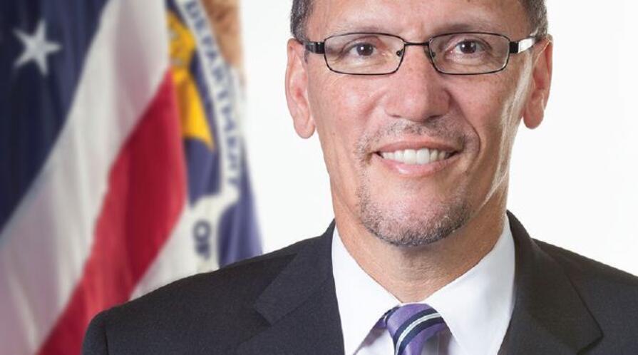 official portrait of united states secretary of labor tom perez